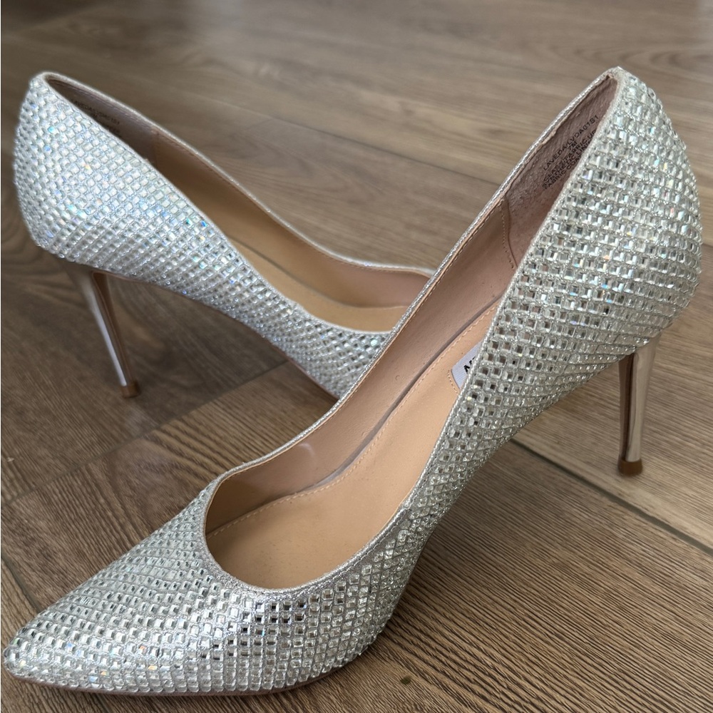 Steve Madden Shimmering Silver Heels - Size 7 3 inch
